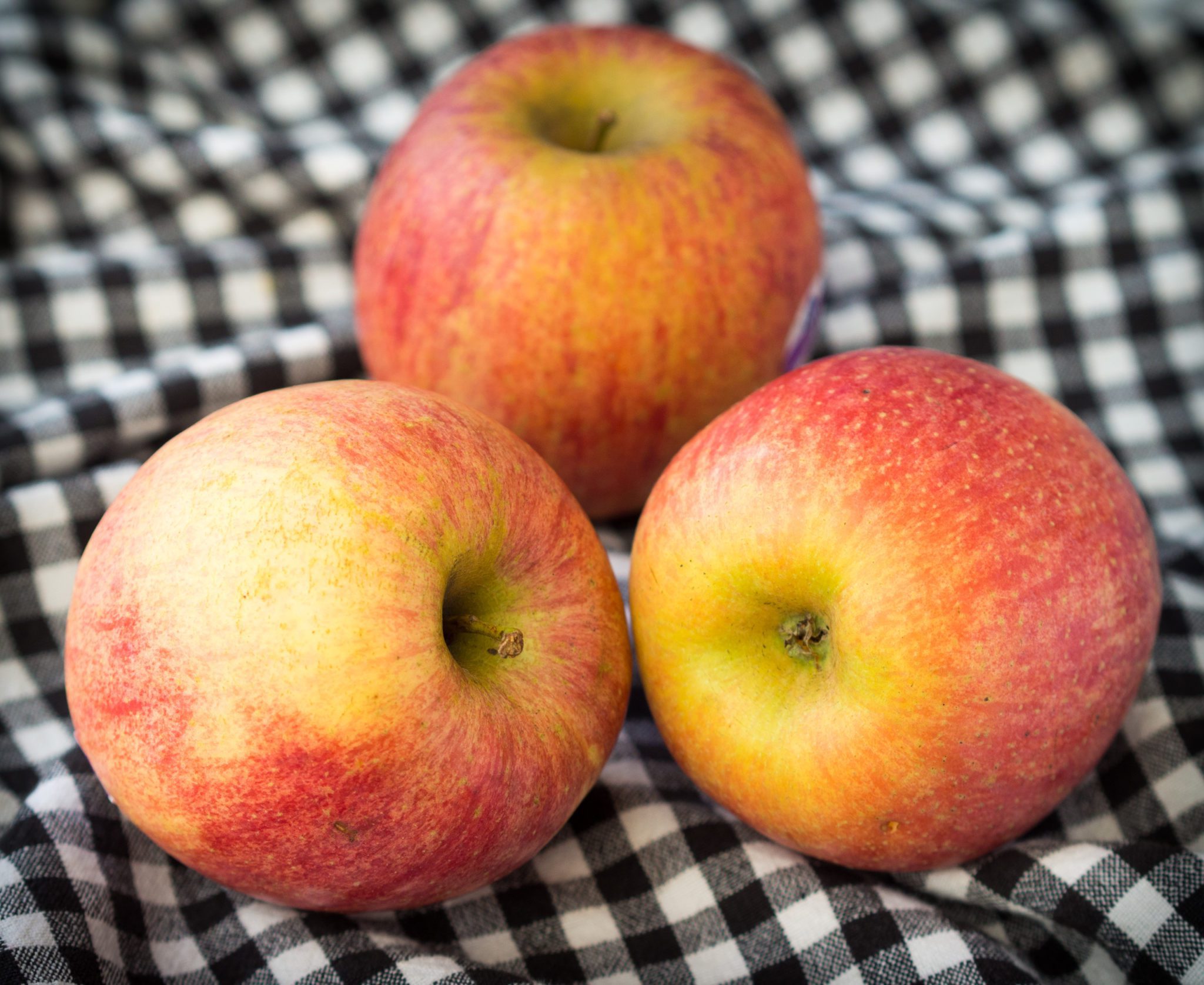 Fuji Apples Information & Facts