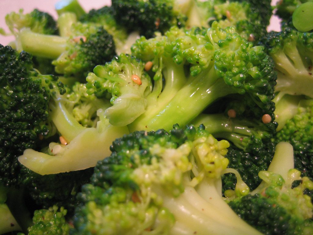 can you eat flowered broccoli