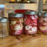 how to pickle onion