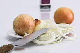 how to cut onions without crying