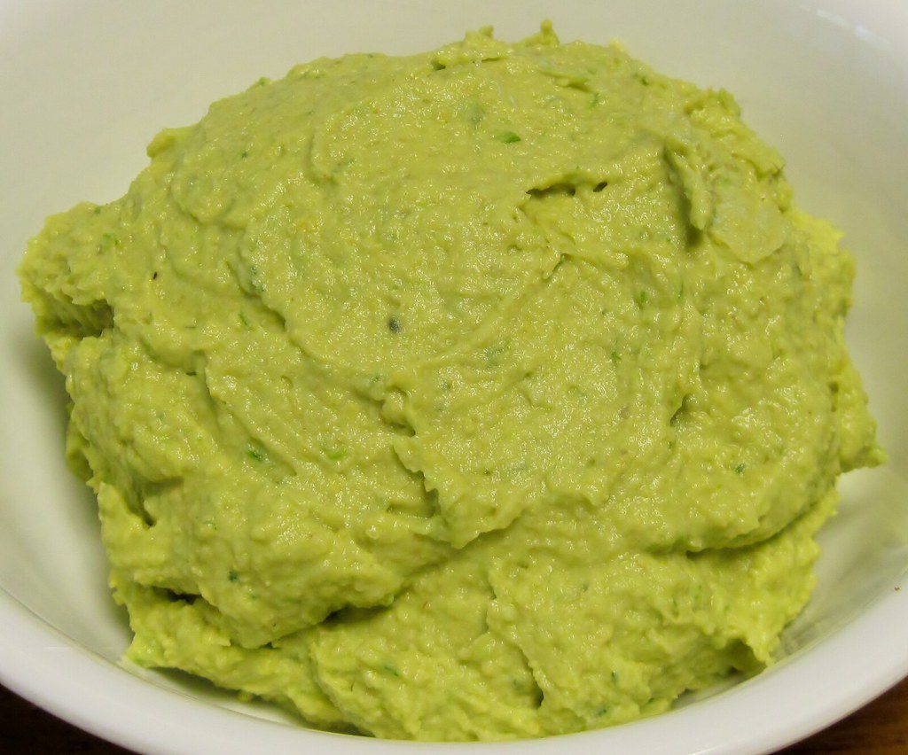 avocado hummus