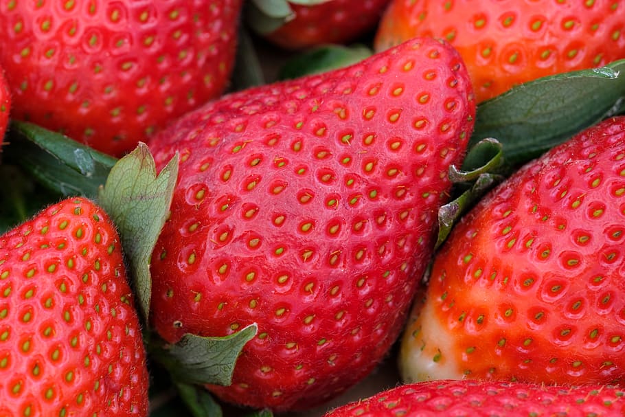 strawberries vitamins